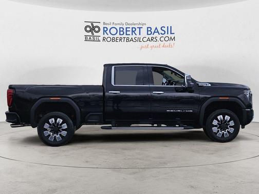 Onyx Black 2024 GMC Sierra 2500 Denali