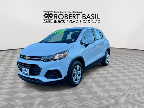 Summit White 2018 Chevrolet Trax LS
