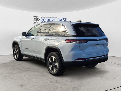 2023 Jeep Grand Cherokee 4xe Base