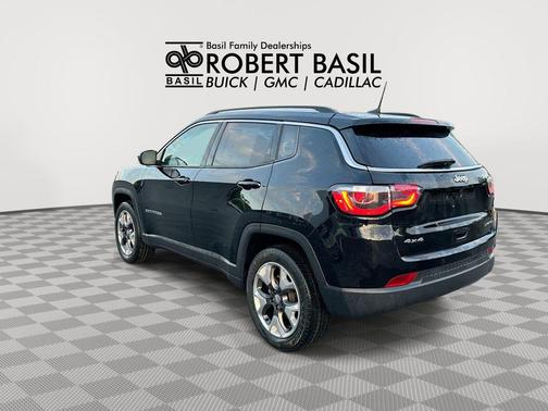 Diamond Black Crystal Pearlcoat 2018 Jeep Compass Limited