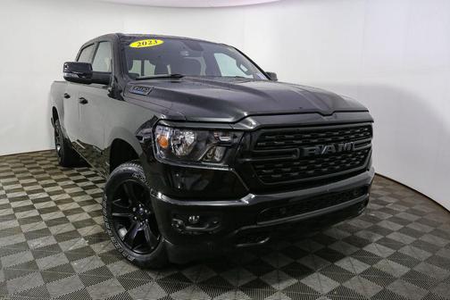 Diamond Black Crystal Pearlcoat 2023 RAM 1500 Big Horn/Lone Star