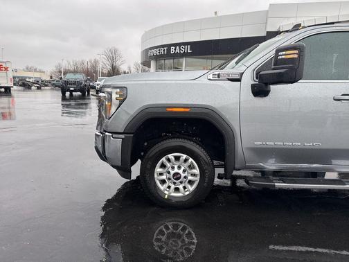 2026 GMC Sierra 2500 SLE