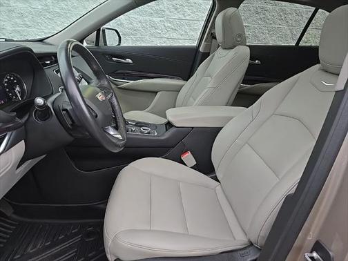 2022 Cadillac XT4 Luxury