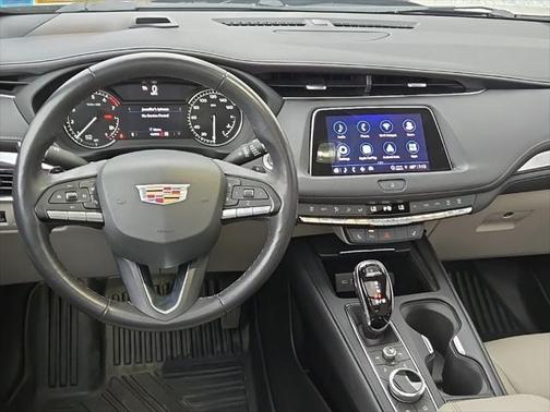 2022 Cadillac XT4 Luxury