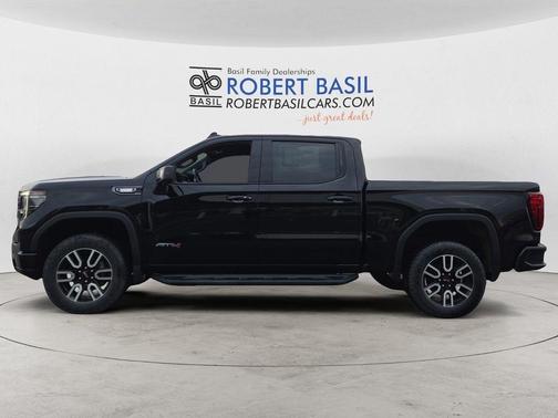 Onyx Black 2023 GMC Sierra 1500 AT4