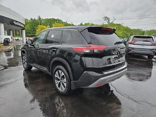 Super Black 2023 Nissan Rogue SV