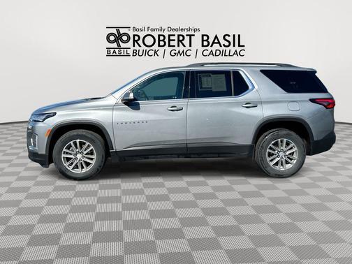 Sterling Gray Metallic 2023 Chevrolet Traverse LT Cloth