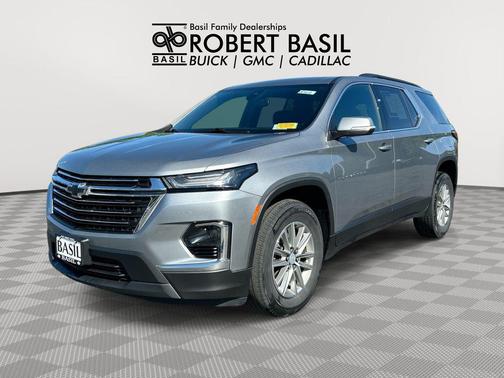 Sterling Gray Metallic 2023 Chevrolet Traverse LT Cloth