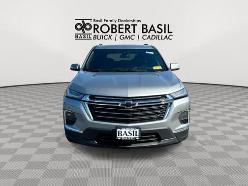 Sterling Gray Metallic 2023 Chevrolet Traverse LT Cloth