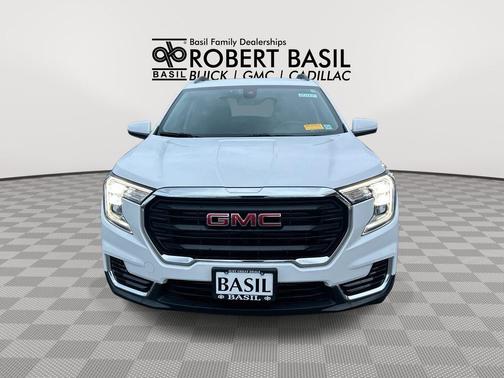 Summit White 2024 GMC Terrain SLE