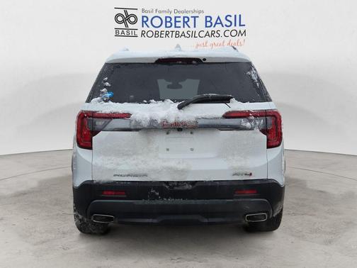 2023 GMC Acadia AWD AT4