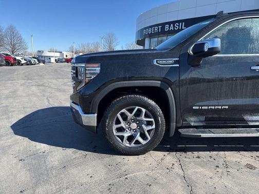 Onyx Black 2026 GMC Sierra 1500 SLT