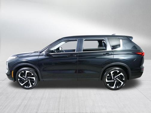 Black Diamond 2024 Mitsubishi Outlander SE S-AWC