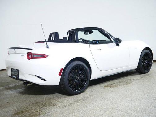 Snowflake White Pearl Mica 2026 Mazda MX-5 Miata Club