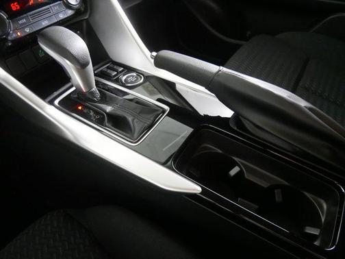 2025 Mitsubishi Eclipse Cross LE