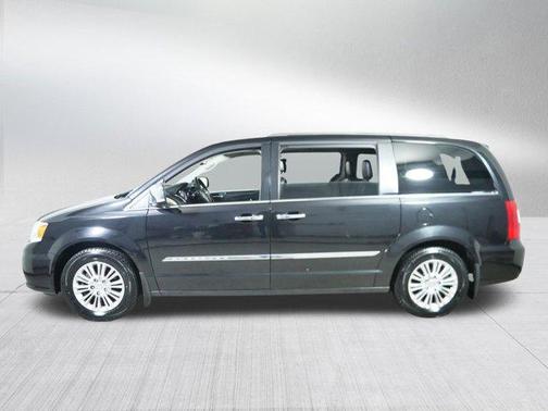 2016 Chrysler Town & Country Touring-L