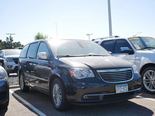 2016 Chrysler Town & Country Touring-L