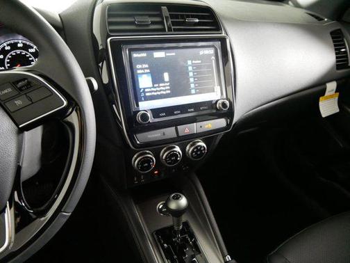 White Diamond 2025 Mitsubishi Outlander Sport 2.4 SEL