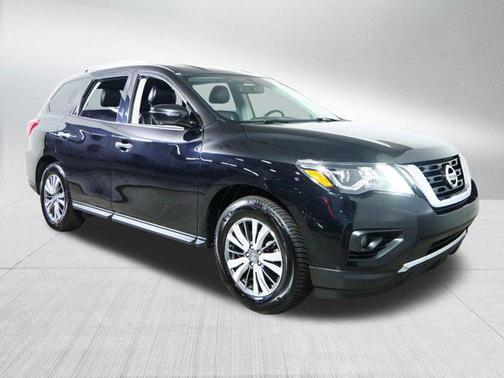 Magnetic Black Pearl 2020 Nissan Pathfinder SL 4WD