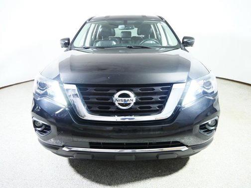 Magnetic Black Pearl 2020 Nissan Pathfinder SL 4WD
