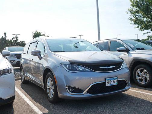 2018 Chrysler Pacifica Touring-L