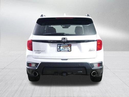 Platinum White Pearl 2022 Honda Passport AWD Elite
