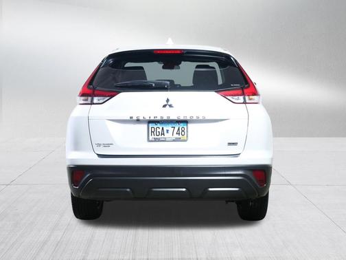 White Diamond 2024 Mitsubishi Eclipse Cross LE