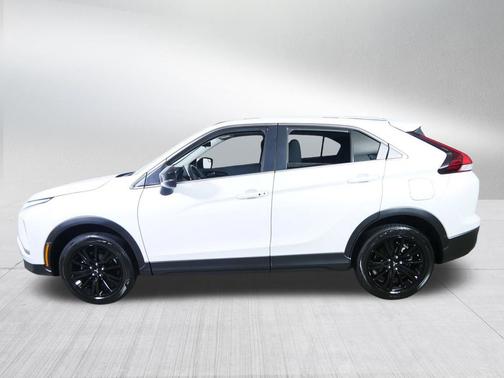 White Diamond 2024 Mitsubishi Eclipse Cross LE