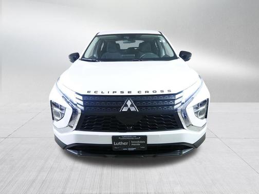 White Diamond 2024 Mitsubishi Eclipse Cross LE