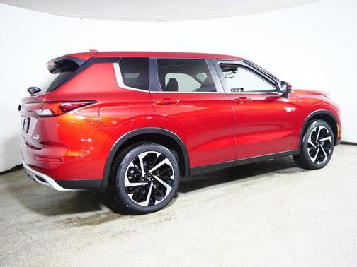 Red Diamond 2025 Mitsubishi Outlander SE S-AWC