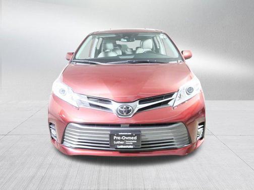 2018 Toyota Sienna XLE