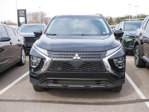 Labrador Black Pearl 2024 Mitsubishi Eclipse Cross LE