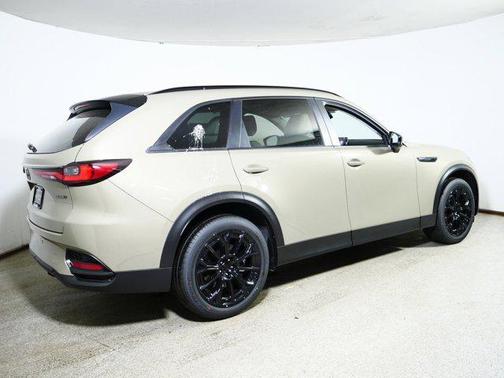 Zircon Sand Metallic 2026 Mazda CX-70 3.3 Turbo Preferred