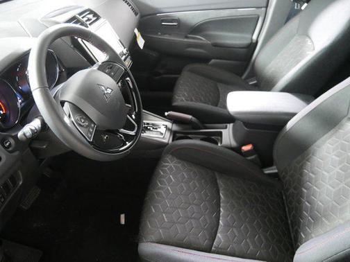 2025 Mitsubishi Outlander Sport 2.0 LE