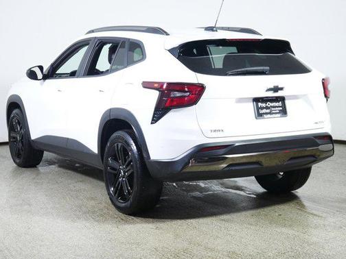 Summit White 2024 Chevrolet Trax FWD ACTIV