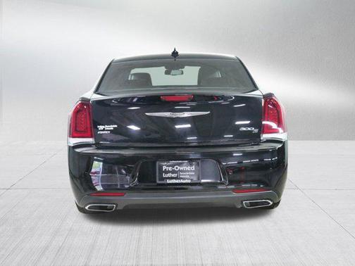 2017 Chrysler 300 S