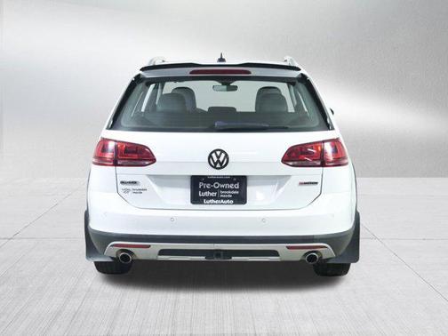 2017 Volkswagen Golf Alltrack TSI S