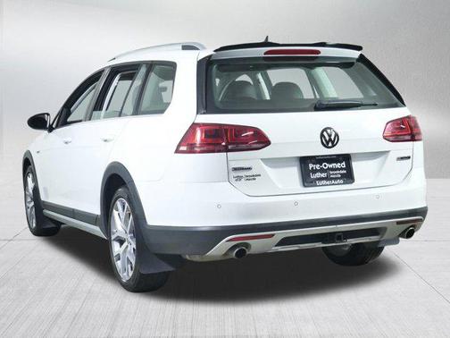 2017 Volkswagen Golf Alltrack TSI S