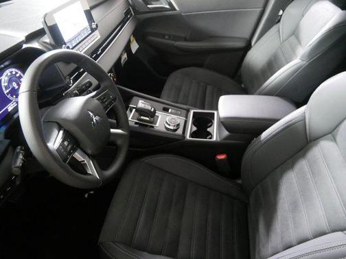 2025 Mitsubishi Outlander PHEV SE S-AWC