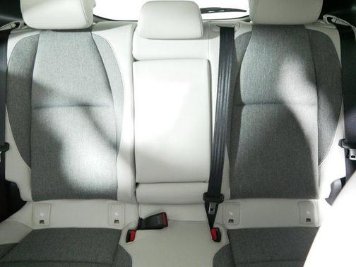 Snowflake White Pearl Mica 2026 Mazda CX-30 2.5 S