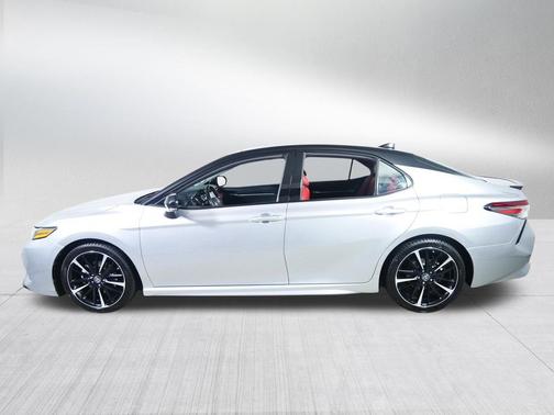 Celestial Silver Metallic 2019 Toyota Camry XSE
