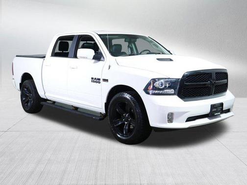 Bright White Clearcoat 2018 RAM 1500 Night Crew Cab 4x4 5'7' Box