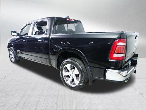 Diamond Black Crystal Pearlcoat 2022 RAM 1500 Laramie