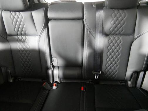 2025 Mitsubishi Outlander PHEV SEL