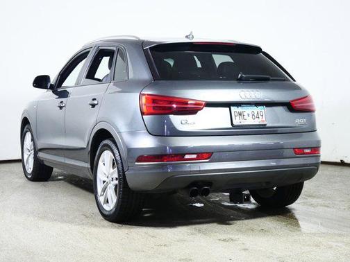 Daytona Gray Pearl Effect 2018 Audi Q3 2.0T Sport Premium