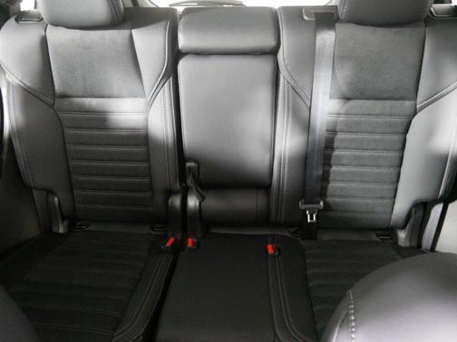 2025 Mitsubishi Outlander PHEV SE S-AWC