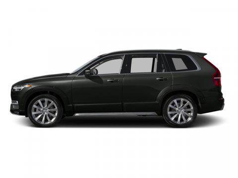 2016 Volvo XC90 T6 Momentum