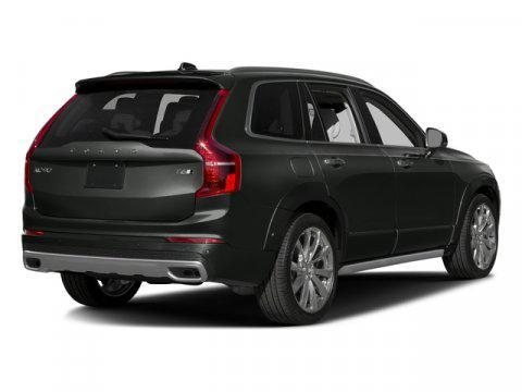 2016 Volvo XC90 T6 Momentum
