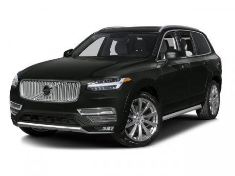 2016 Volvo XC90 T6 Momentum