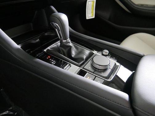 2025 Mazda Mazda3 FWD w/Preferred Package